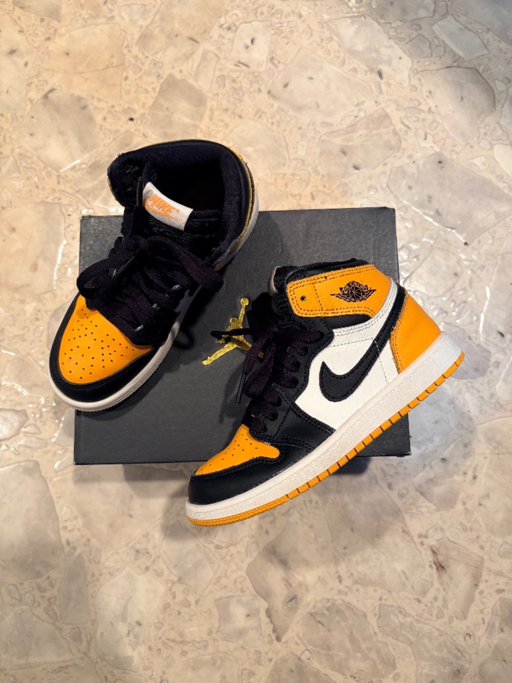 Air Jordan 1 Retro High OG Taxi Yellow Toe Black Sz 1.5Y